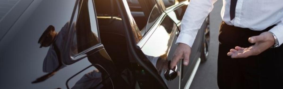 Carro Executivo com Motorista Bilíngue